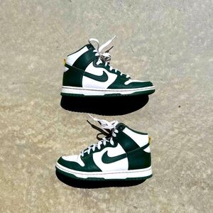 Men’s 7 Nike Dunk High “Australia”